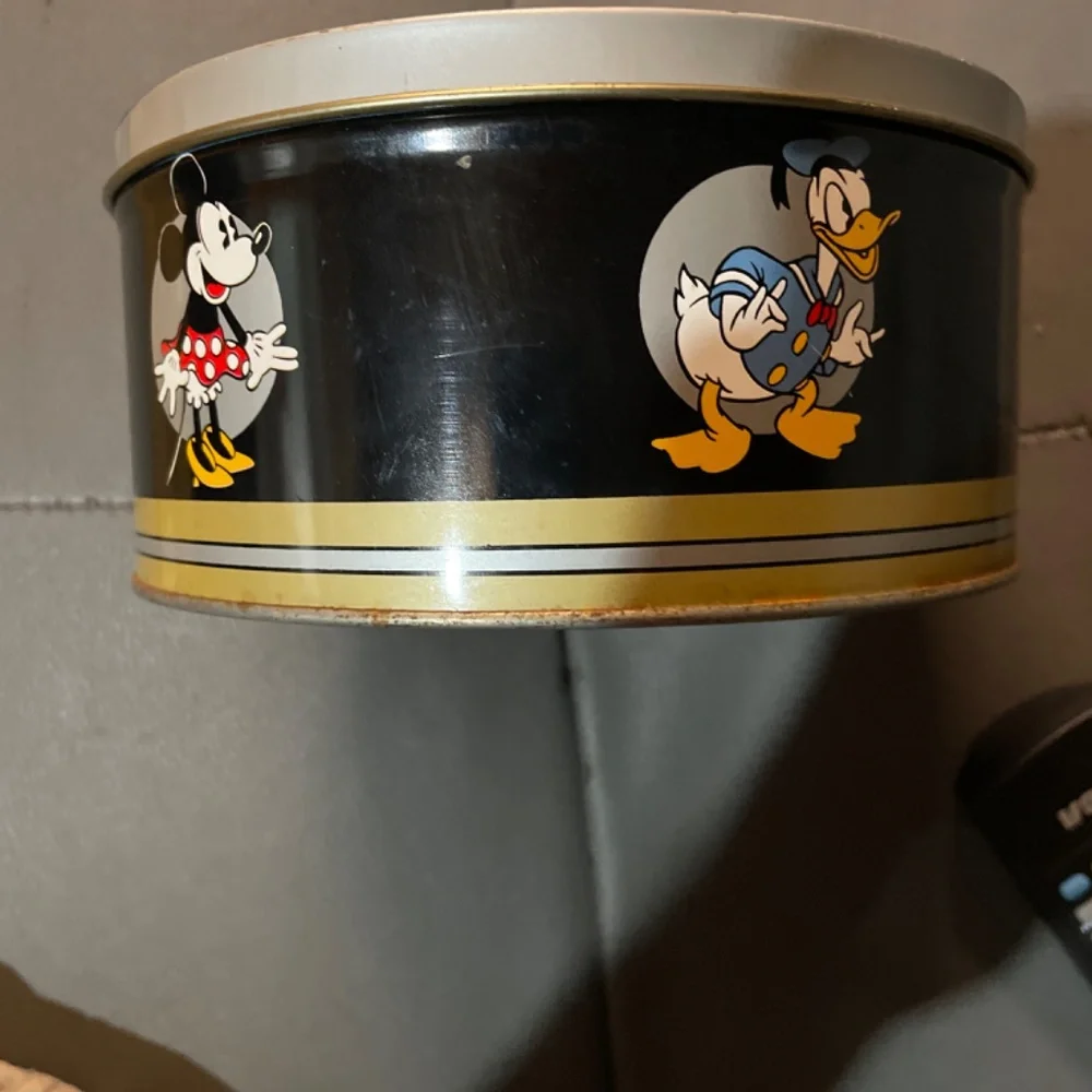 Container - Picture 2 of 3